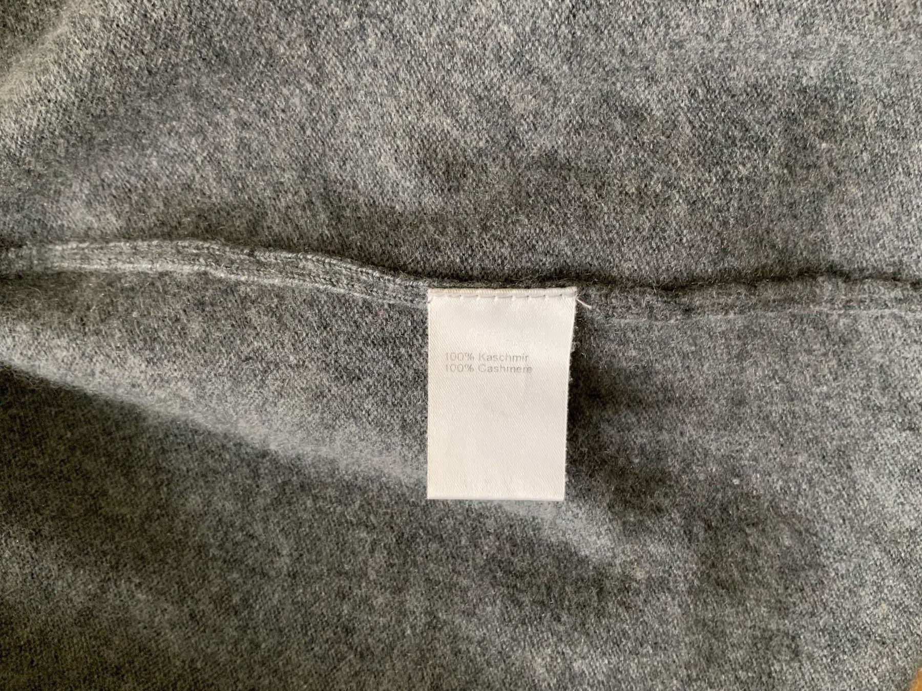 Giacche: Edle Feinstrickjacke, Kaschmir 100%, grau meliert, Gr. 34 – Usato da Zürich venduto da ancillaschmidhauser 7