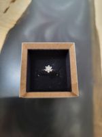 18K WG Oval Solitär-Ring mit 0.25 ct. Diamant. Ringgrösse 51