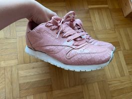 REEBOK EUR 39