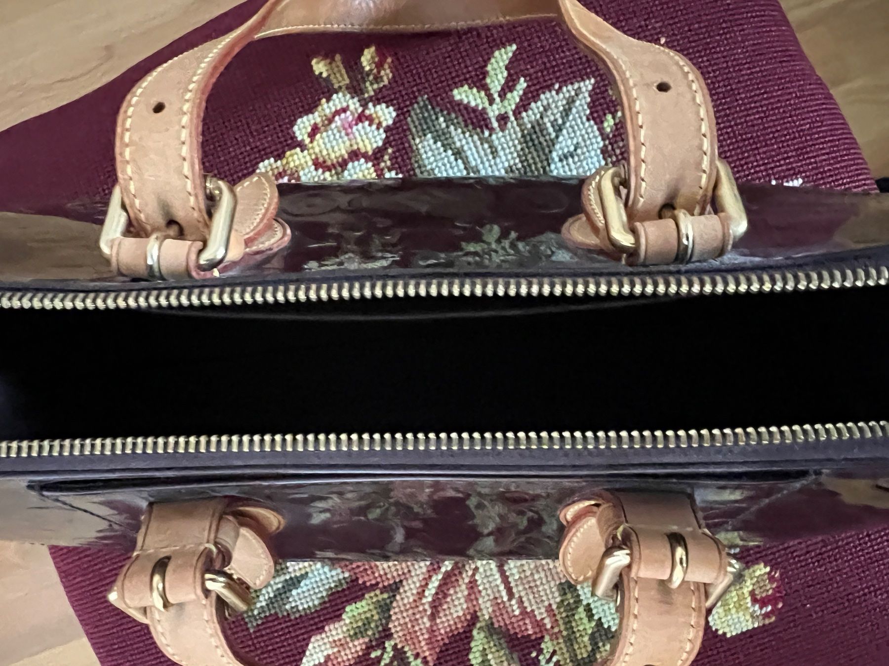 Louis Vuitton Borse da donna: Louis Vuitton Sac Trangle Vernis Cherry Bag – Nuovo (secondo la descrizione) da St.Gallen venduto da 303_7fcf 7