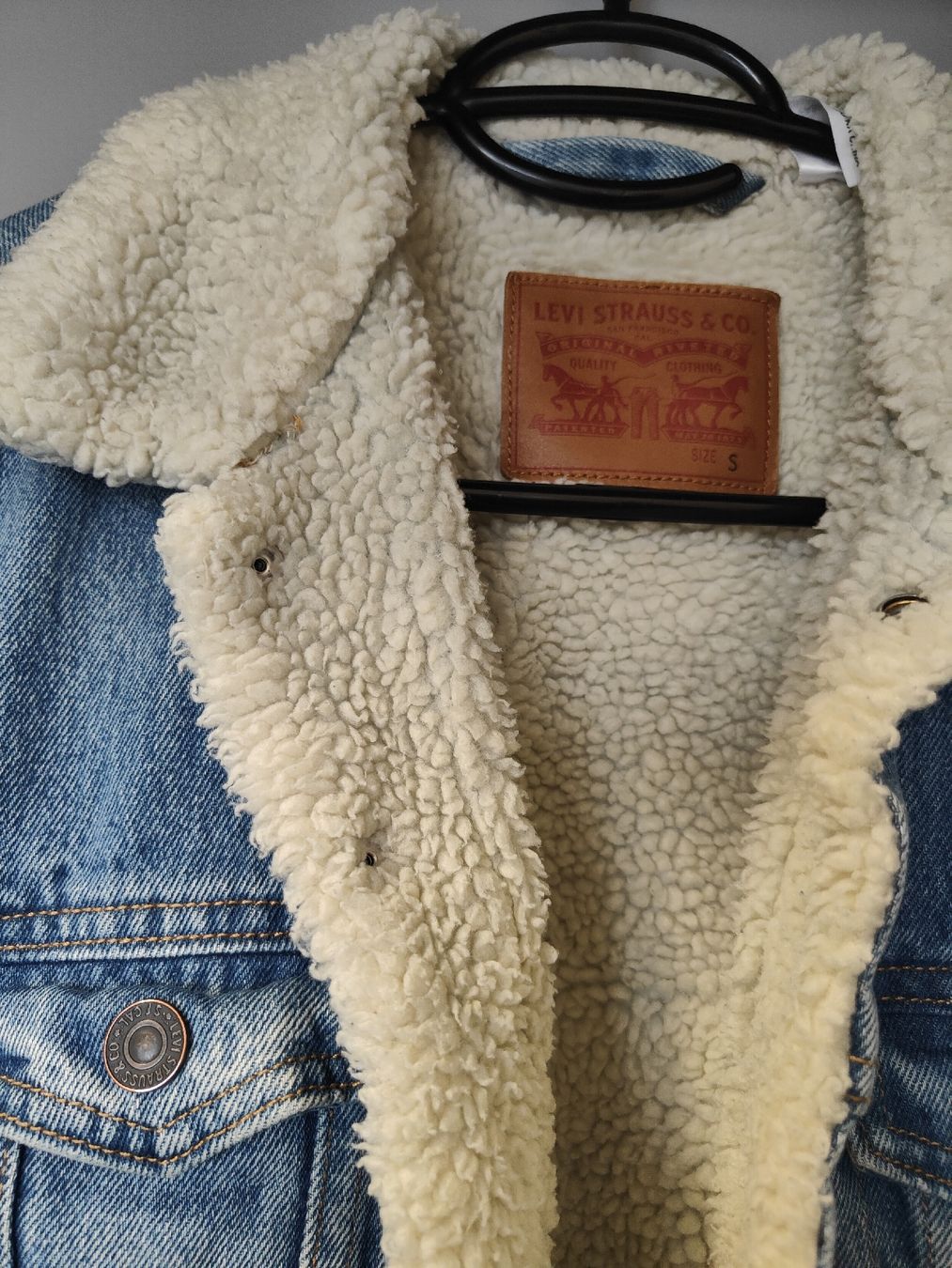 Levi's Giacche: Levi's Jeans Jacke mit Teddyfutter, Grösse S – Nuovo (secondo la descrizione) da Zürich venduto da naedaeo 1