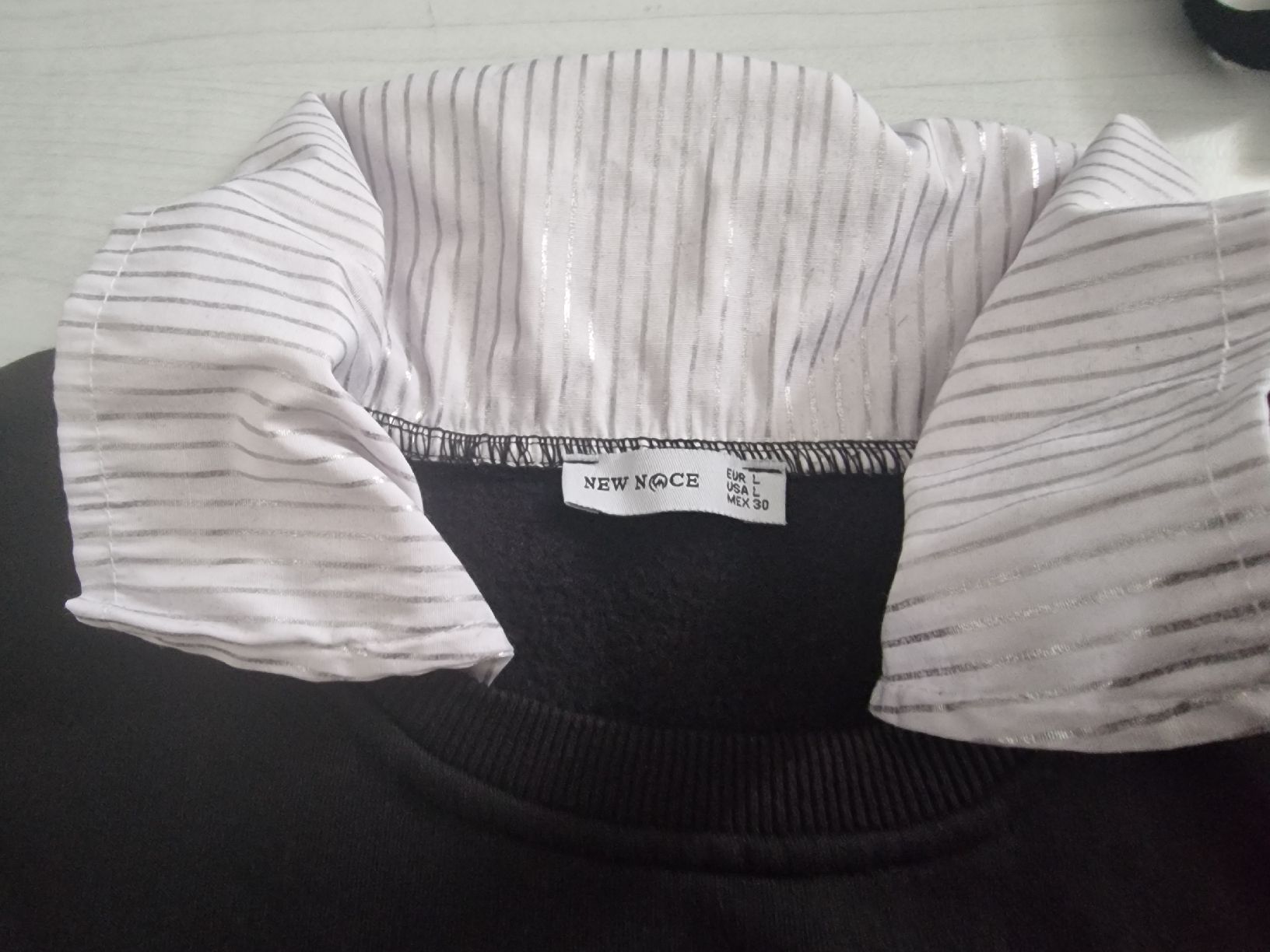 Maglioni & Felpe: Pullover mit Kragen-Applikation in Weiss-silber  – Usato da Ottenbach venduto da Claurin 3
