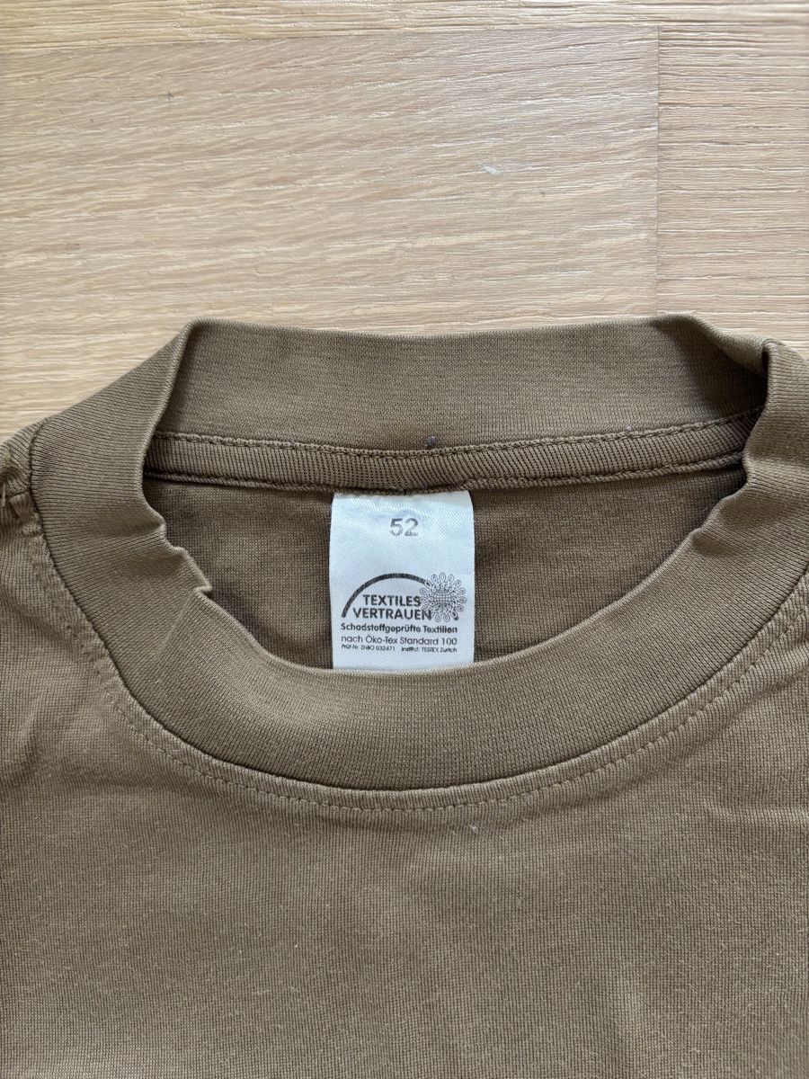 Schweizer Armee T-shirt: Schweizer Armee Shirt (Gr. 52) – Usato da Wallisellen venduto da simeli94 2