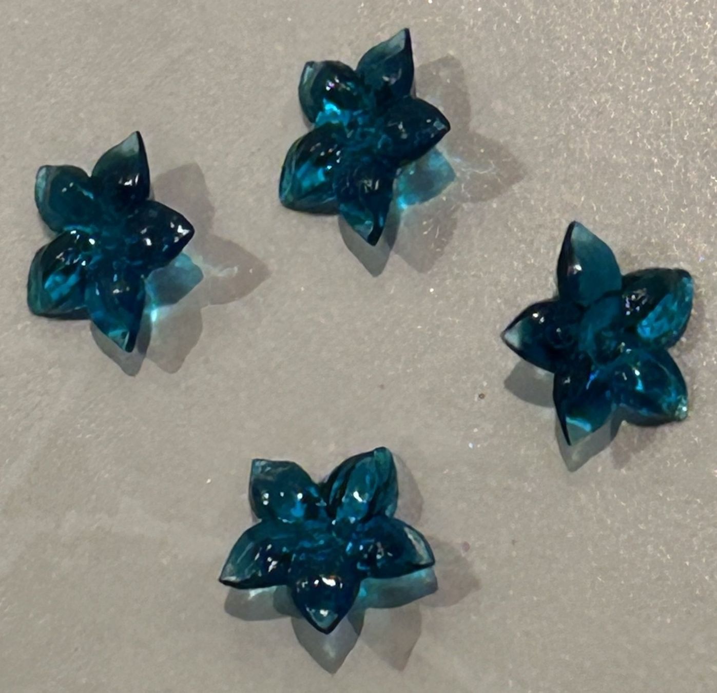 Perle (finte): Schmetterlinge und Blumen – Usato da Neukirch-Egnach venduto da Phion 3