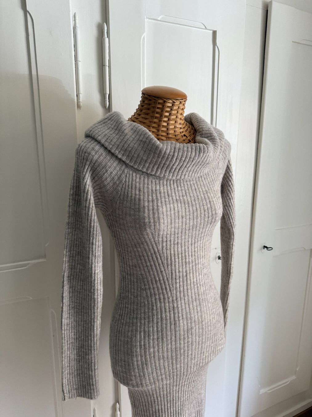 H&M Robes: Strickkleid beige figurbetont XS – D'occasion à Zürich par Diazaio 1