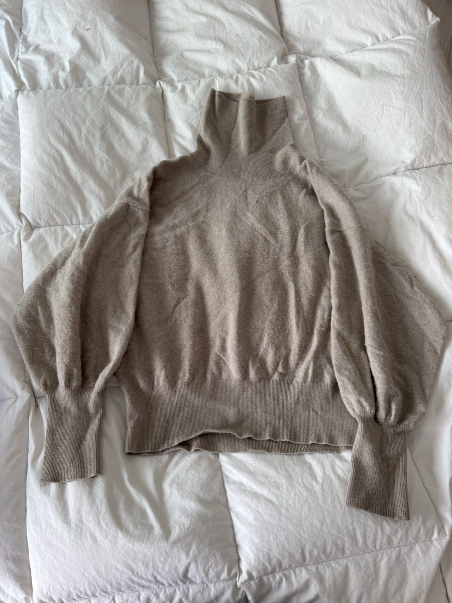 Massimo Dutti Maglioni & Felpe: Pull à col roulé Massimo Dutti beige taille L occasion – Usato da Genève venduto da lejardindesvetements