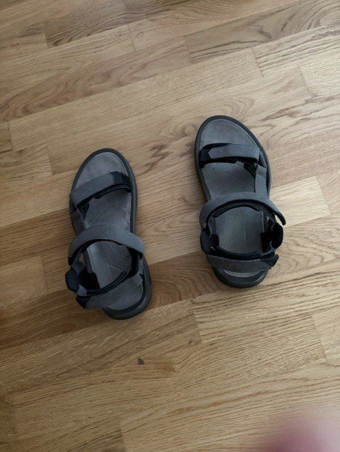 Teva Scarpe da uomo: Sandalen Marke Teva – Nuovo (secondo la descrizione) da Riehen venduto da Ume1