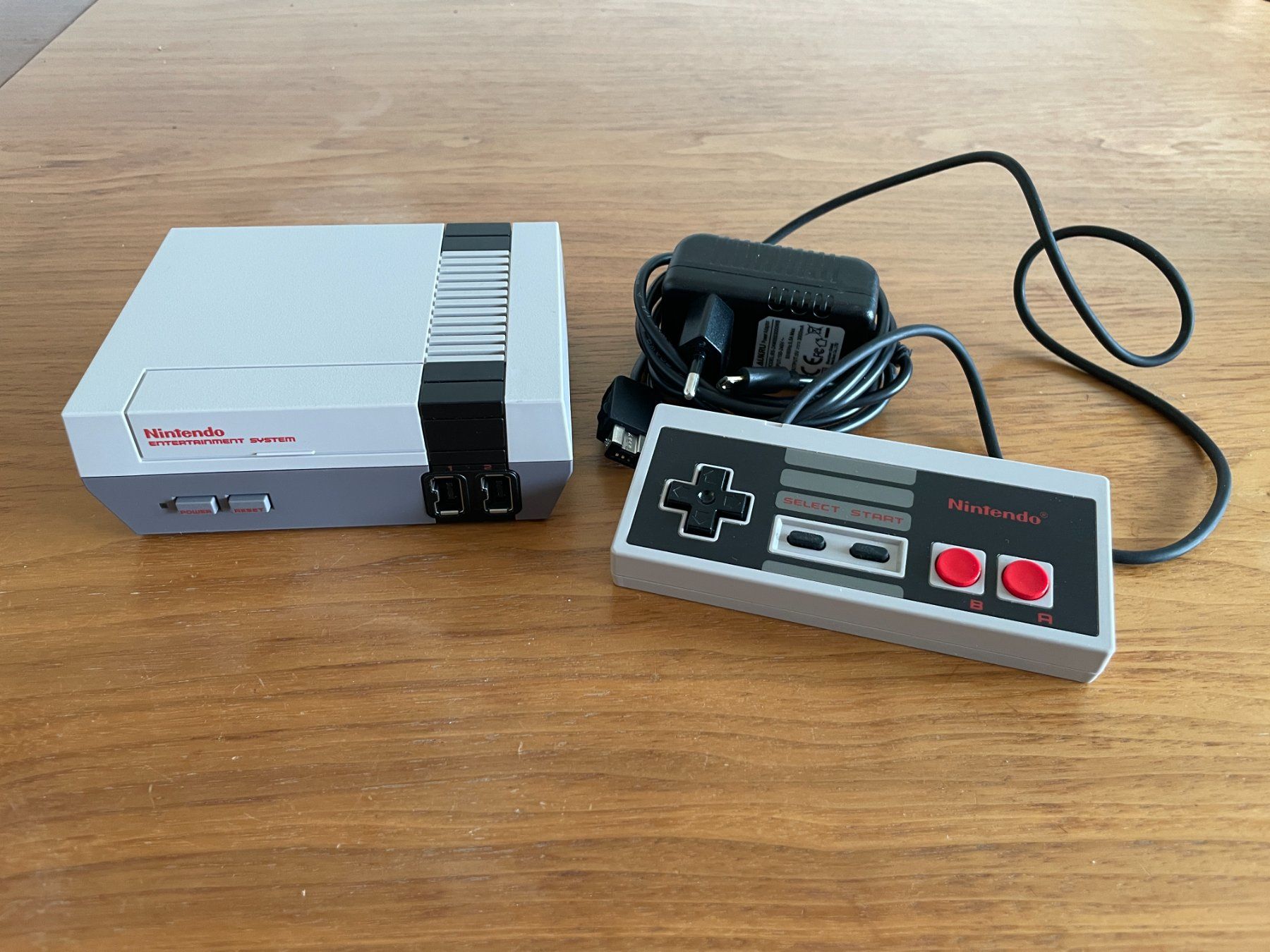 Nintendo Consoles: Nintendo Classic Mini: NES – D'occasion à Zürich par holzhuesler 1