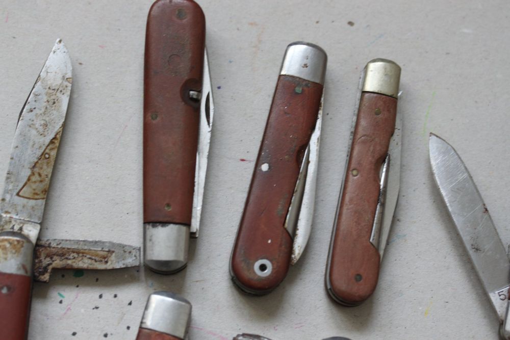 22 Militär Taschenmesser gebraucht/defekt Lot 22 Stk (Gebraucht