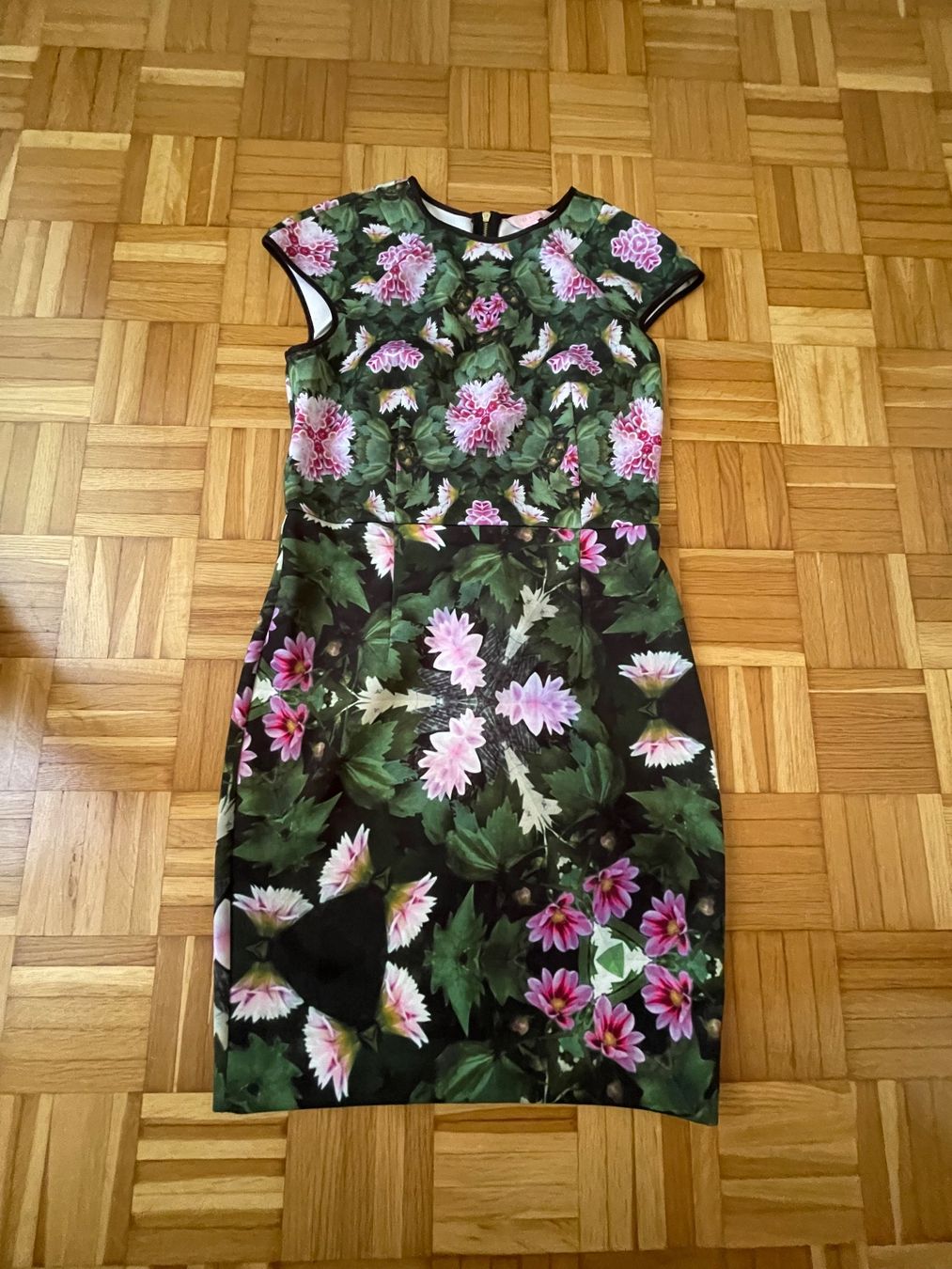 Ted Baker Kleider: Ted Baker London Sommerkleid Grösse 2 – Gebraucht aus Zürich von Miush999