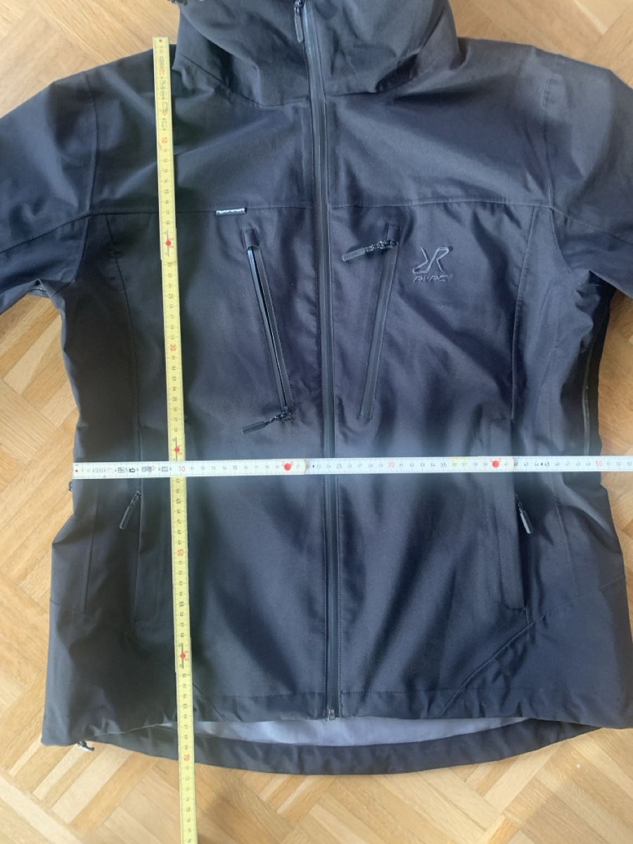 Giacche: Shelljacke Revolution Race 2xl – Nuovo (secondo la descrizione) da Aeschi SO venduto da Tebs 4