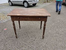 Kleiner Holztisch mit Schublade, antik, renovierungsbedürfti