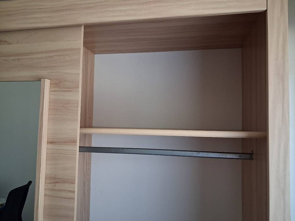 Armoires: GRATIS Schrank bis Samstag Abend! – D'occasion à Unterentfelden par Faebu_91 1