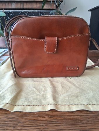 Joli sac en cuir Louvier avec bandoulière