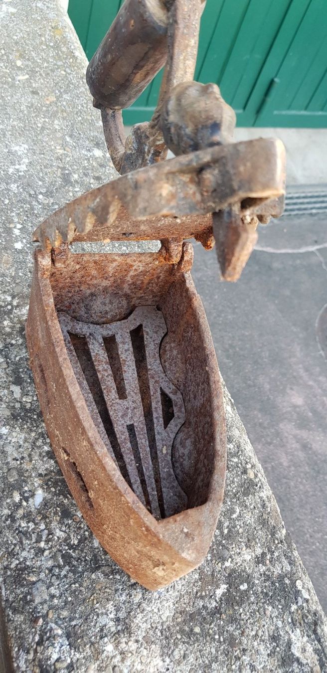 Bügeleisen: Bügel-Eisen Antik – Gebraucht aus Schaffhausen von beny06 6