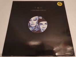 Fou – Playing Games In The Dark ( House, Drum n Bass, Down )
