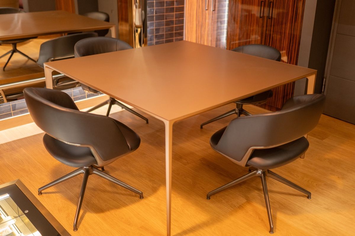 Flexform Sedie: 1/5 chaise-fauteuil de table / direction Flexform cuir neuf – Nuovo e nell'imballaggio originale da Genève venduto da aspaklariacollection 1