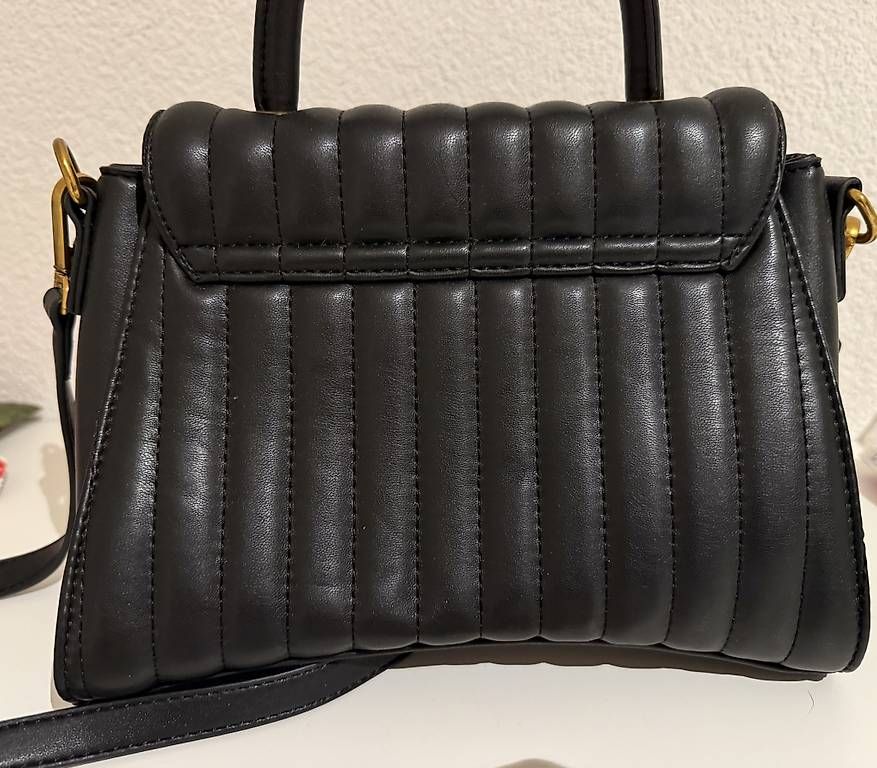 Borse da donna: Schöne kleine schwarze Handtasche – Usato da Weiach venduto da sel_s7kk 2