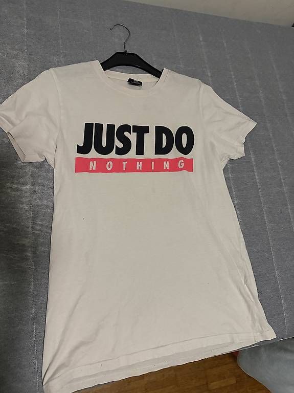 Nike T-shirt: Différents t-shirt à 5 CHF – Usato da Lausanne venduto da ahm_9l9k 4