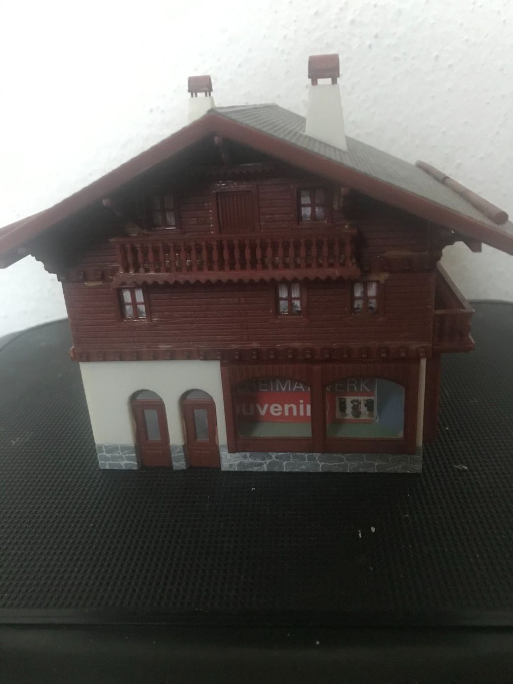 Faller Modelleisenbahnen: Faller 190051 Souvenirgeschäft mit Schweizer Poststelle – Gebraucht aus Opfikon von Sonnenuntergang12