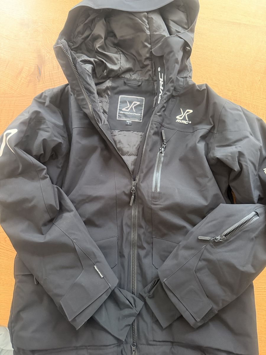 Vestes: Ski oder Snowboardjacke – Neuf (Voir description) à Wolfenschiessen par Zubri