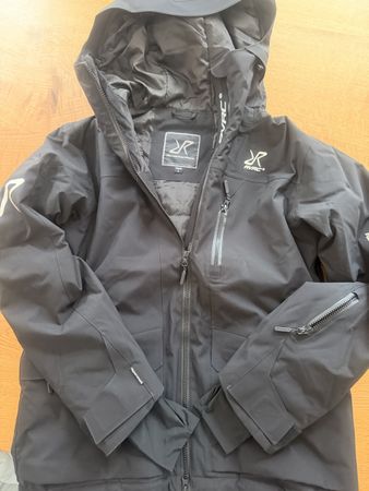 Ski oder Snowboardjacke