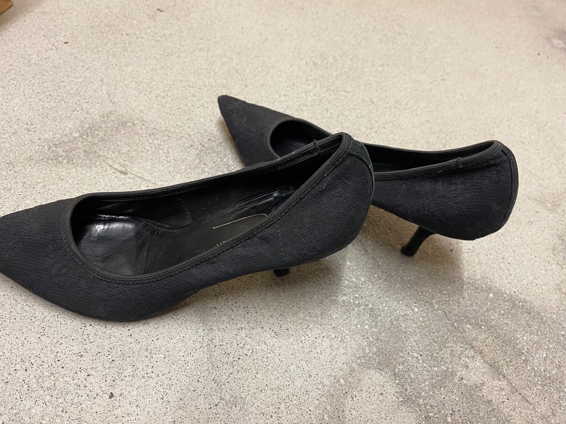 Scarpe da donna: Elegant Black Pumps – Nuovo (secondo la descrizione) da Zürich venduto da Alpen209 3