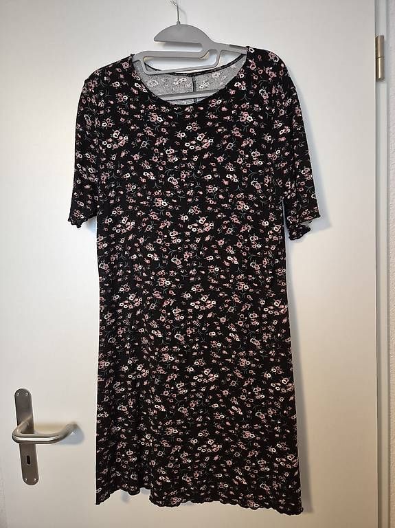 Vestiti: 1 Kleid & 2 kurze Overalls – Usato da Winterthur venduto da EvilFairy 2