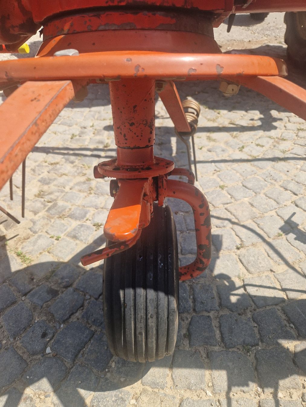 Alle Maschinen: Kuhn Kreiselheuer GF 4201MH – Gebraucht aus Ortschwaben von Biroma75 7