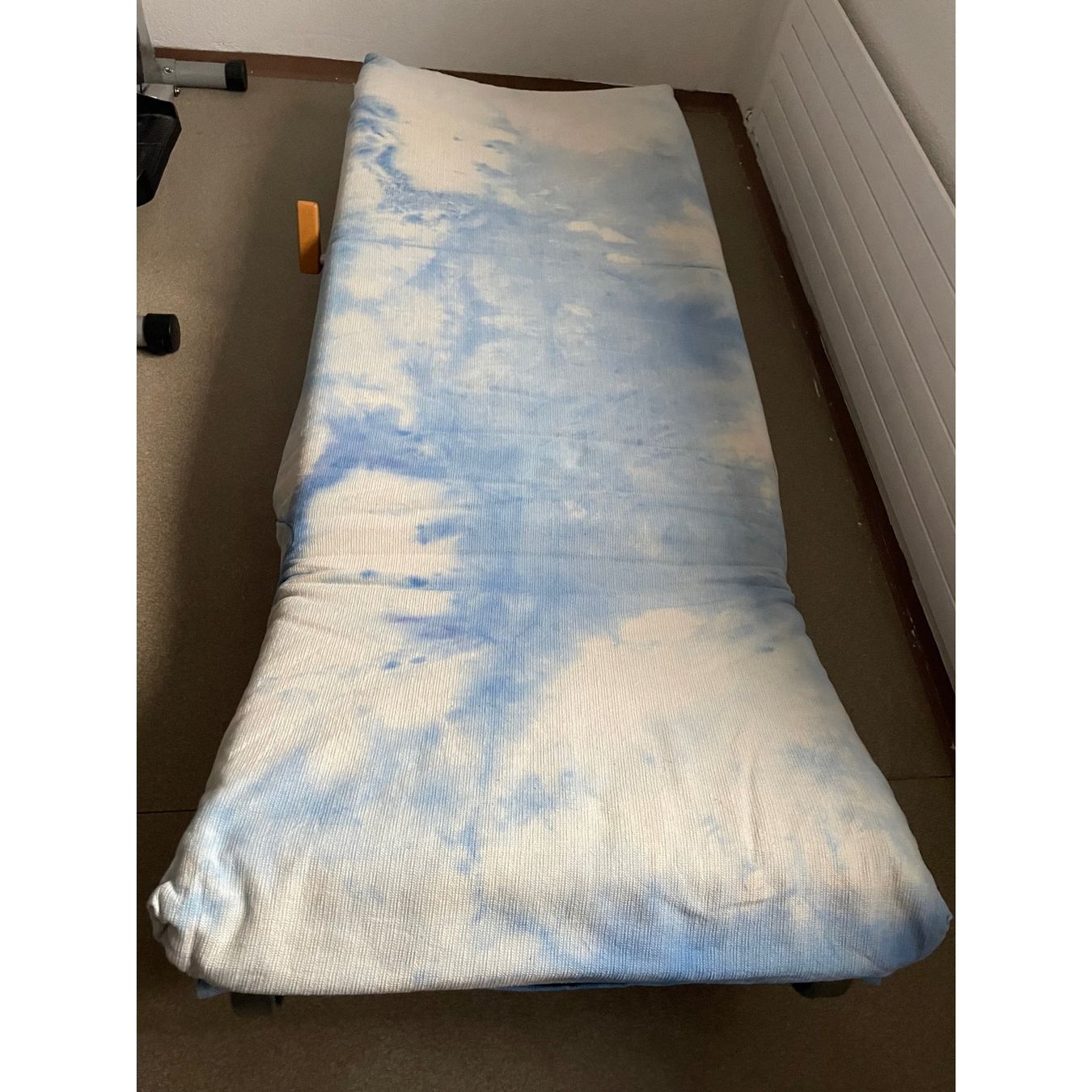 Poltrone: Chill-Sessel massiv auf Rädern wird einfach zu Bett-waschbar – Usato da Amriswil venduto da fit8580 8