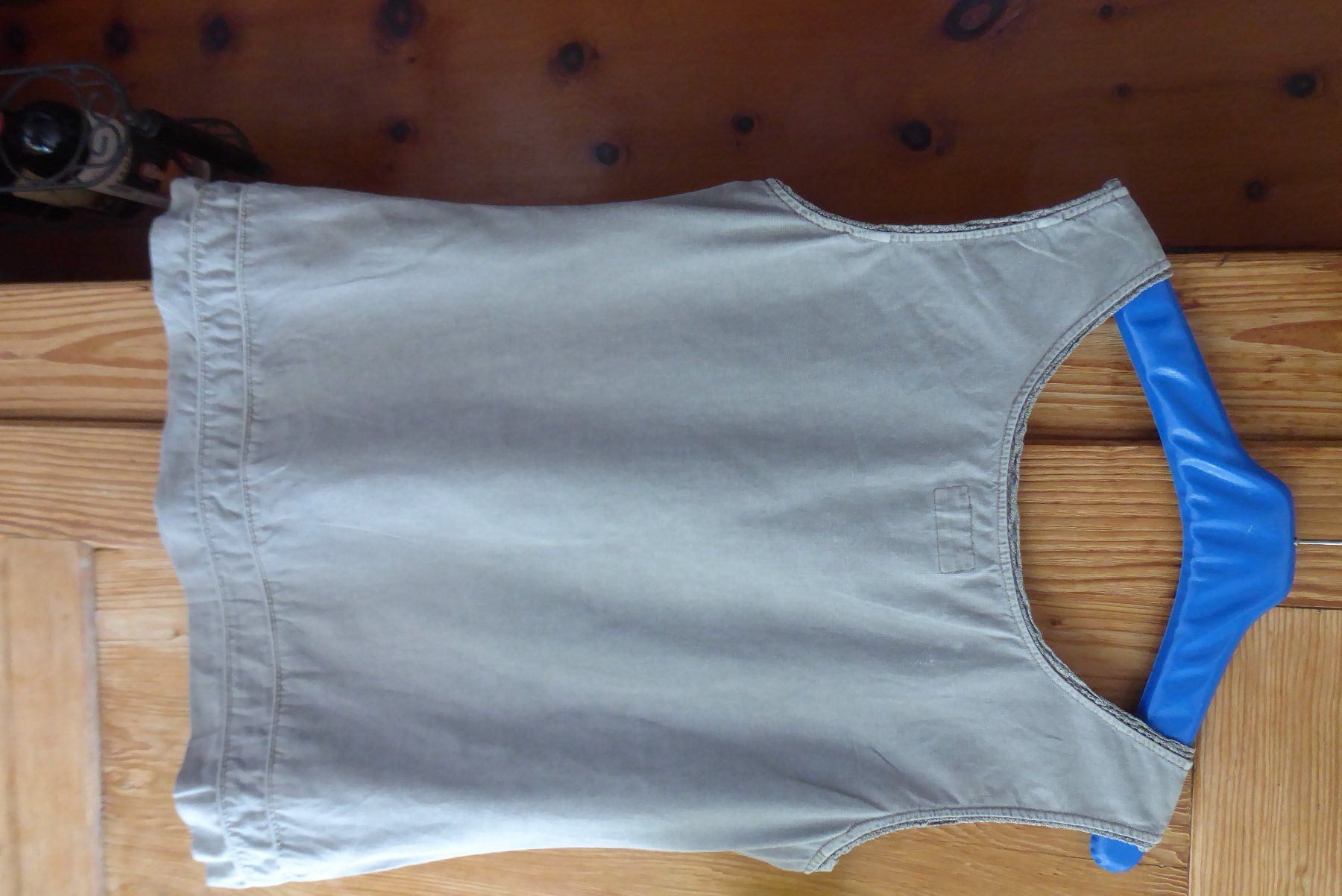 Tops: Oliv farbenes Top Gr 42  CASUAL – Gebraucht aus Sargans von Benziner 6