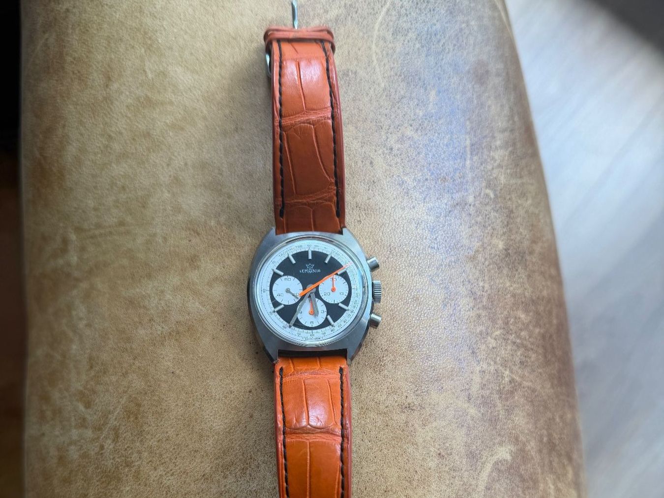 Lemania Uhren: Chronographe Lemania vintage 1970 – Gebraucht aus La Chaux-de-Fonds von JUVAL_Horlogerie 1