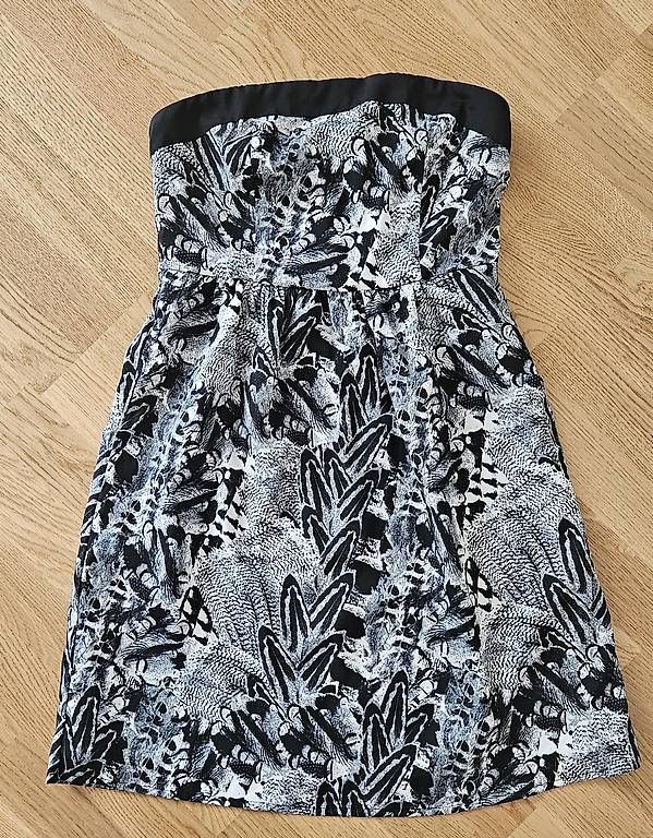 Vero Moda Vestiti: Kleid Trägerlos – Usato da Zürich venduto da LauraH01