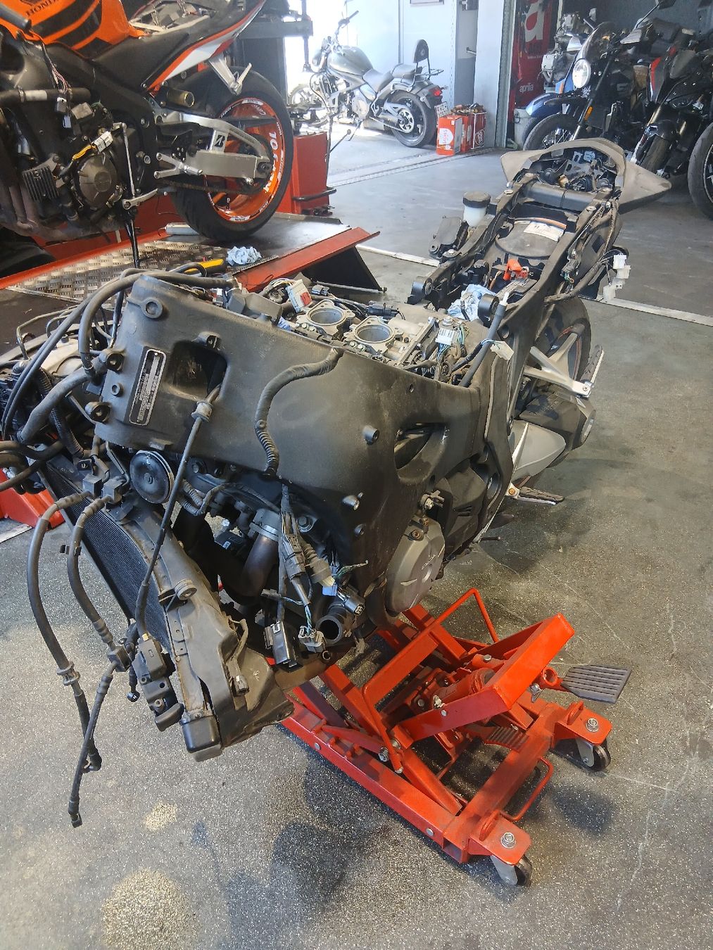 Honda Motori: Honda Vfr 1200cc Dtc  – Usato da Romanel-s-Lausanne venduto da site76 3