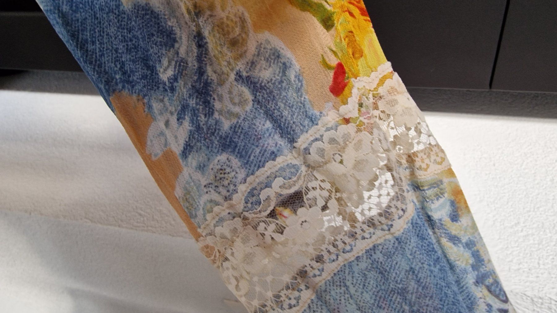 Blusen: Bluse im Retro-Style von Helline – Gebraucht aus Wil  AG von Kfloh 2