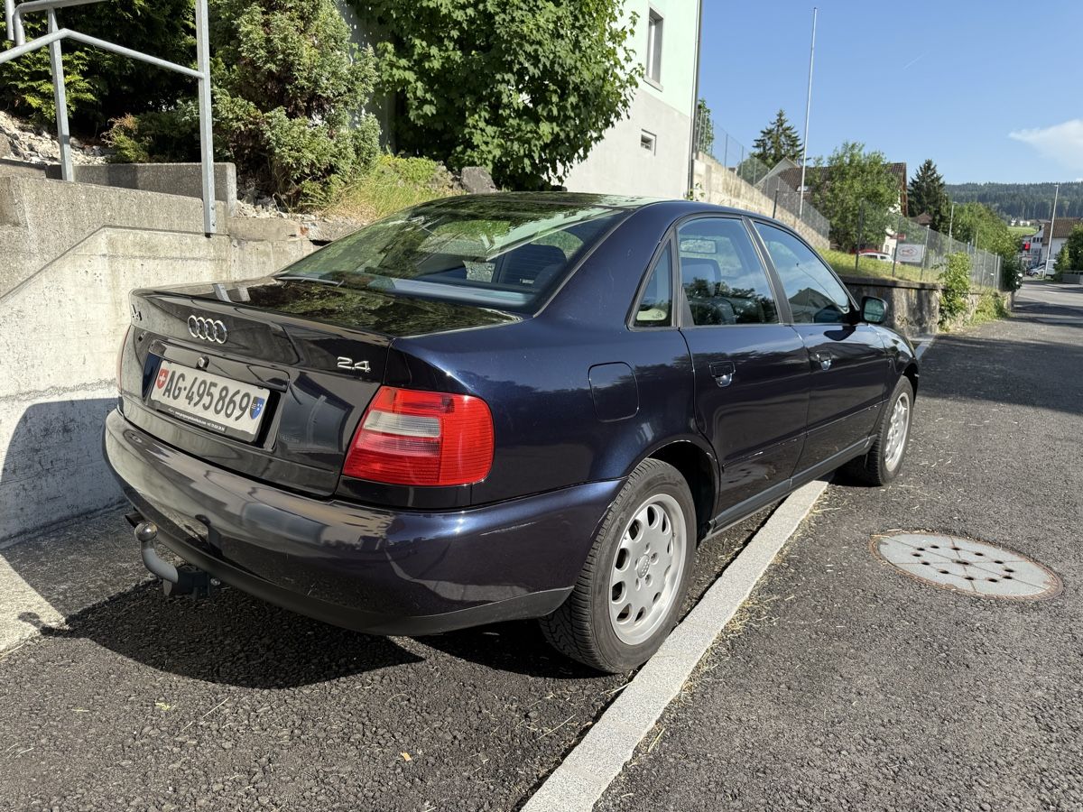 Audi Automobili: Audi A4B5 2.4l – Usato da Gontenschwil venduto da Ilic_a.98 2