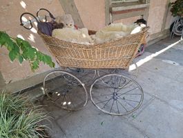 Kinderwagen Rattankorb Metallrahmen Restaurationsbedürftig