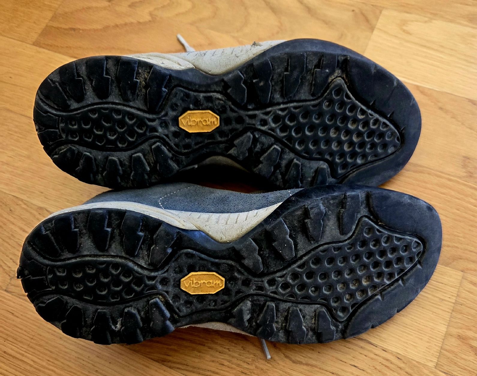 Scarpe da donna: Scarpa Schuhe Damen, Grösse 38, hellgrau-/blau – Usato da Luzern venduto da CVonarburg 4