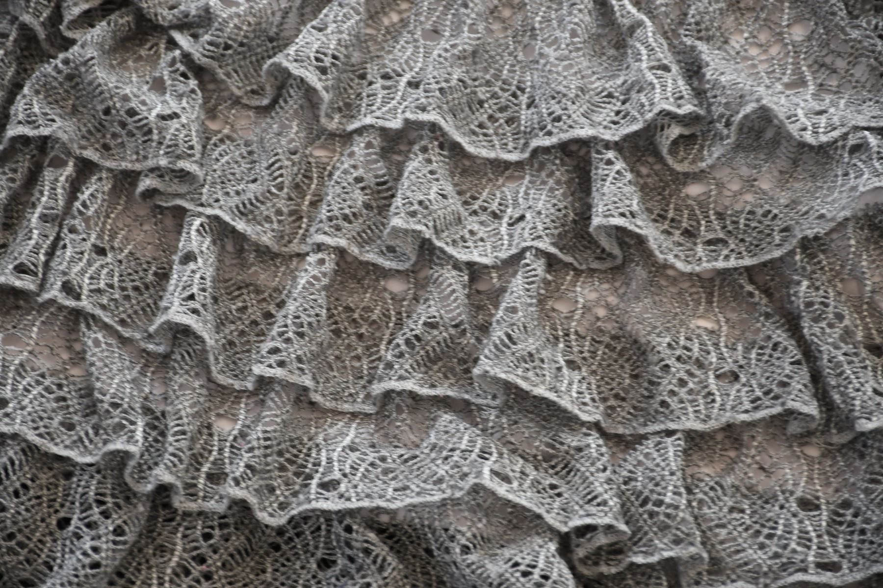 Vestiti & Gonne: Kleid, Weste von Carbone gr. 140 – Usato da Nuglar venduto da Korsika2 3
