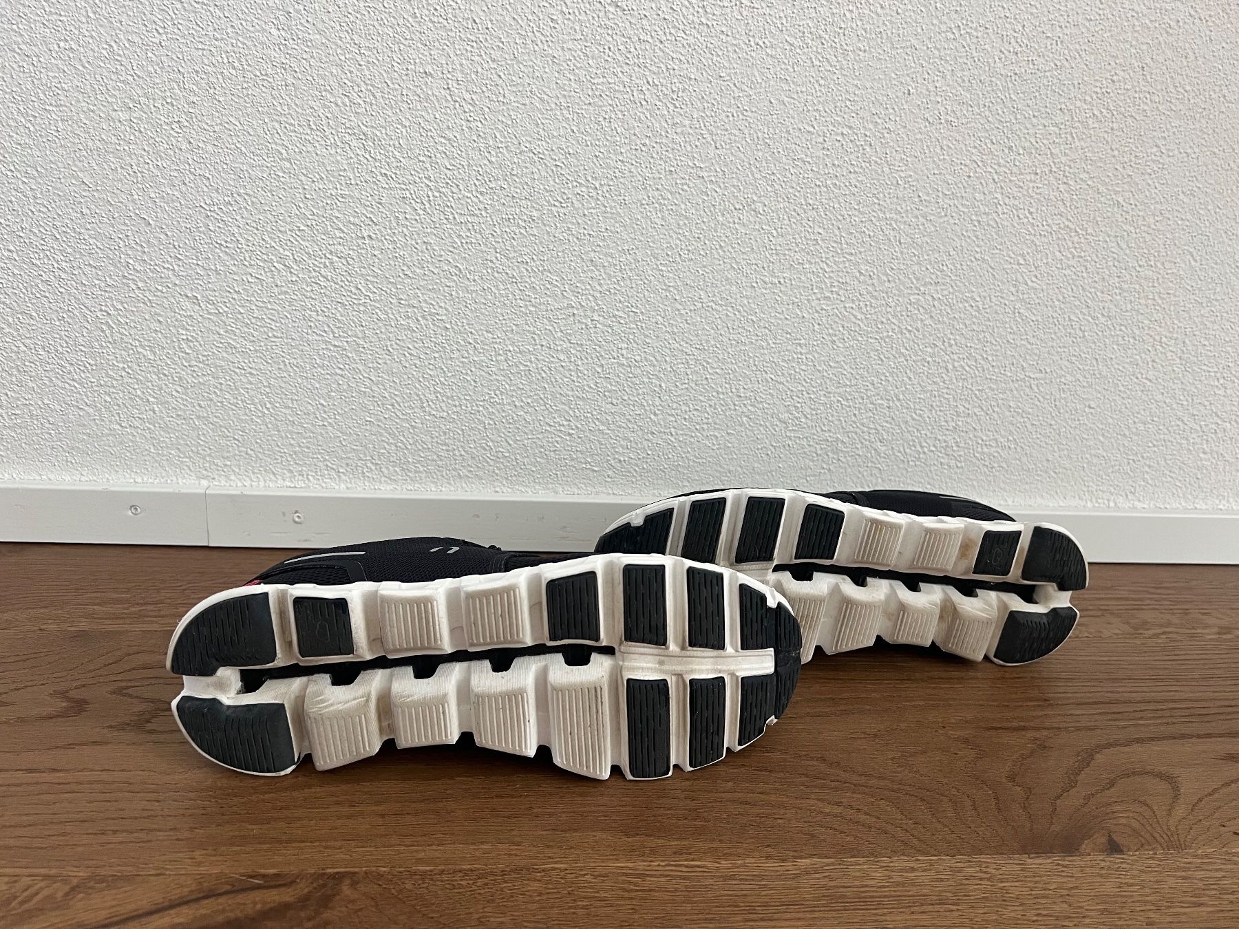 Scarpe da uomo: On Cloud 5 Men Shoes size 43 Black & White – Nuovo (secondo la descrizione) da Urdorf venduto da karol.muszkiewicz 6