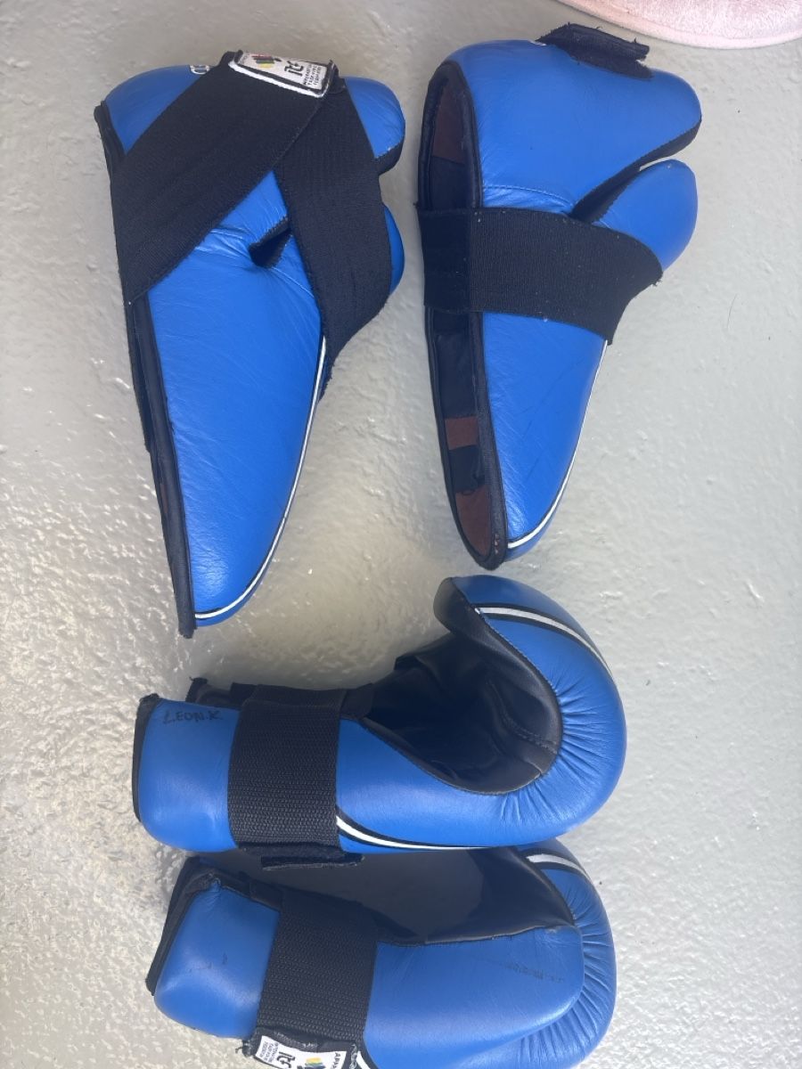 Guanti & manicotti: Boxhandschuhe  – Usato da Rüti ZH venduto da leo_2klm 3