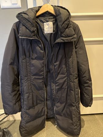 Moncler Daunenjacke Schwarz Grösse 4 guter Zustand