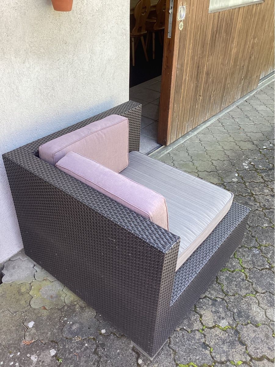 Poltrone: Gartenlounge Eckgarnitur – Usato da Kölliken venduto da Rwolfer 2