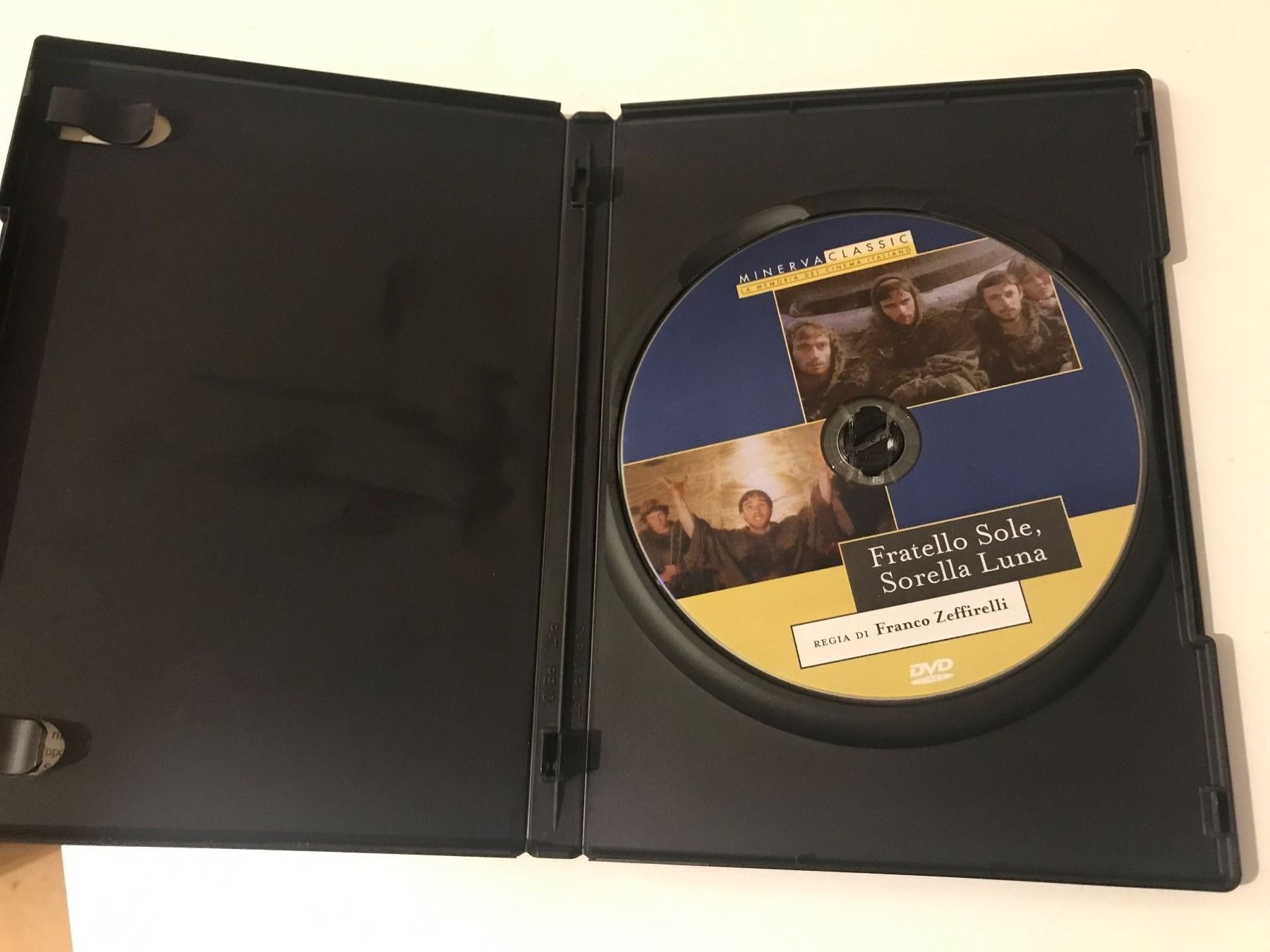 Tutti i DVDs: DVD- Fratello Sole, Sorella Luna – Usato da Guntershausen venduto da Gloominati 2