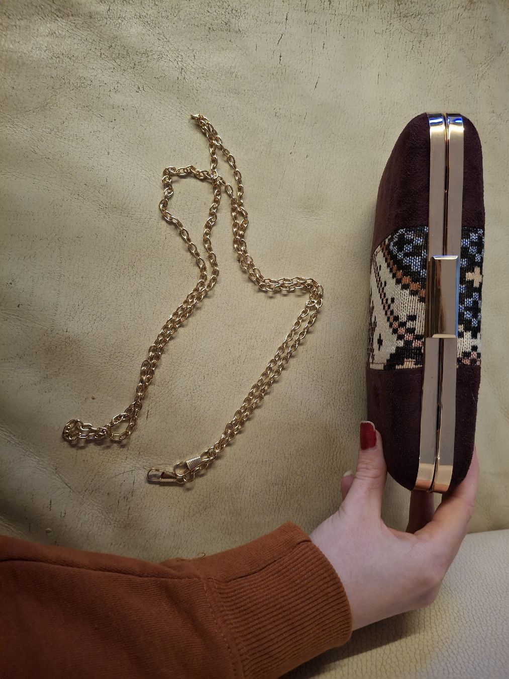 Taschen für Damen: Dunkelrote Clutch mit Kette – Neu (gemäss Beschreibung) aus Dinhard von lor_p8fn 2