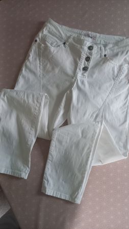 Weisse Sommerhose, Gr. 38, Top Zustand für warme Tage!