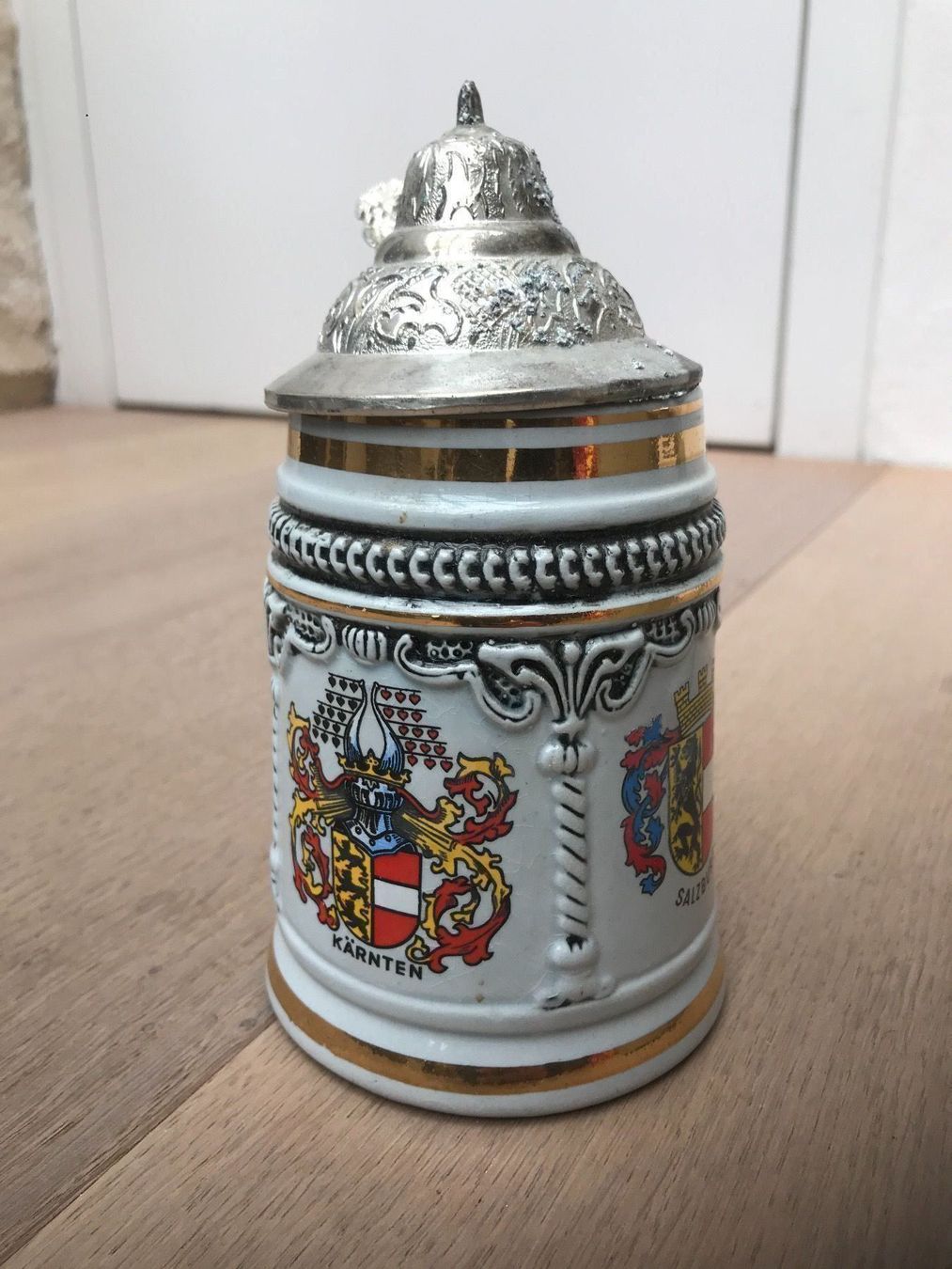 Bicchieri: Kunstverzierte Humpen mit Deckel – Usato da Solothurn venduto da Spicar 4
