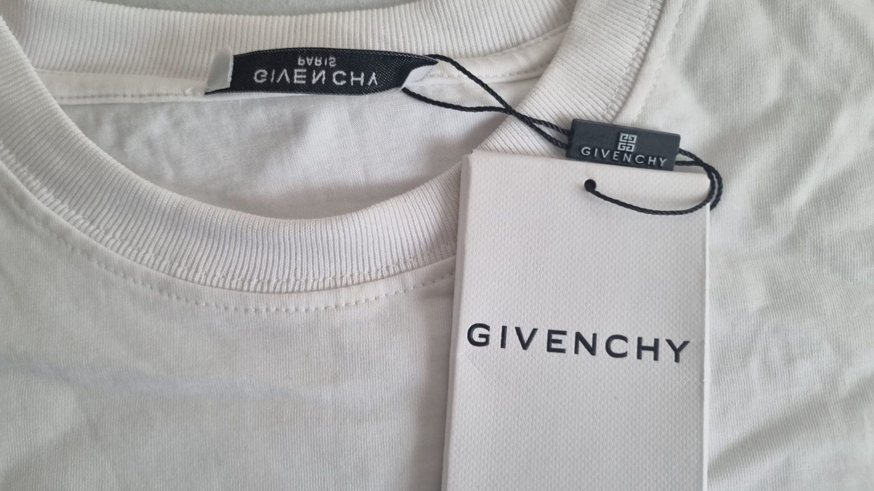Givenchy T-Shirts: Cooles Lagerfeld T-Shirt von Givenchy – Neu (gemäss Beschreibung) aus Effretikon von HCAPoktober23 1