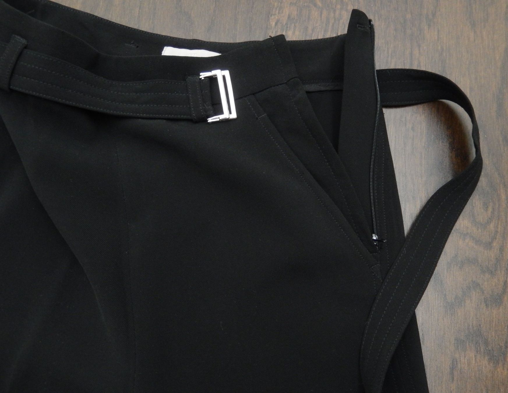 H&M Pantaloni: H&M Weite Hose mit Gurt Gr. XXS/32 – Usato da Tuggen venduto da vivira 7