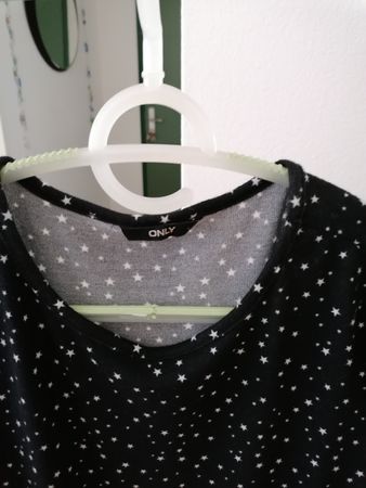 ONLY Kleid mit Sternenmuster - ideal für den Sommer!